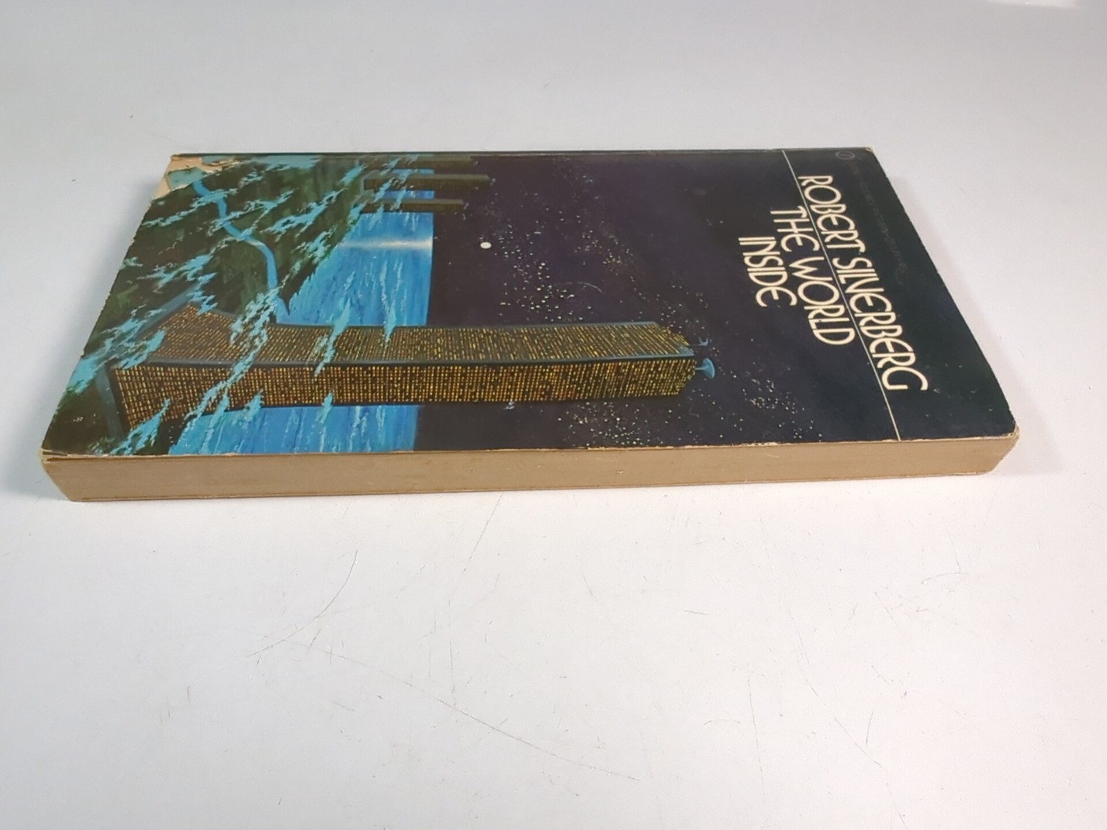 Robert Silverberg – The World Inside – Signet First Printing 1972 Vintage Sci-fi