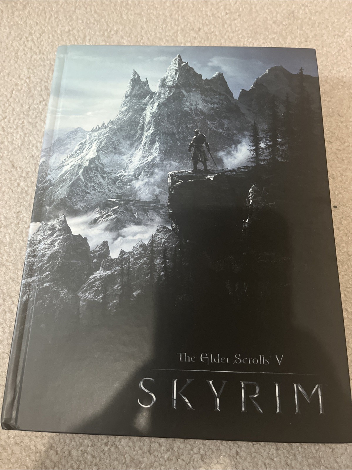 Elder Scrolls V Skyrim Game Guide Collector’s Edition With MAP Hardcover