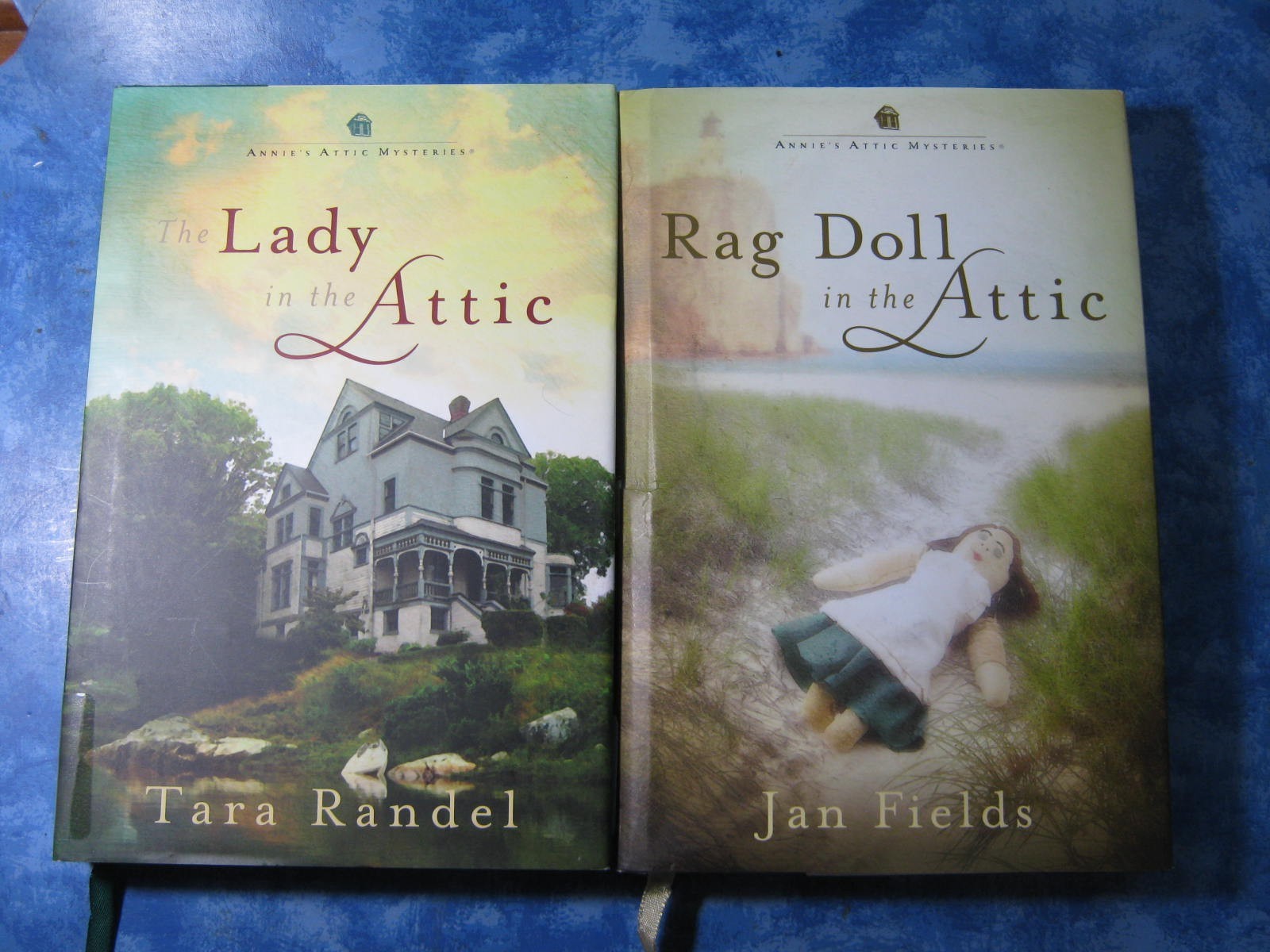 LOT OF 7 ANNIE’S ATTIC MYSTERIES Inspirational Fiction HCDJ 2013 VGC