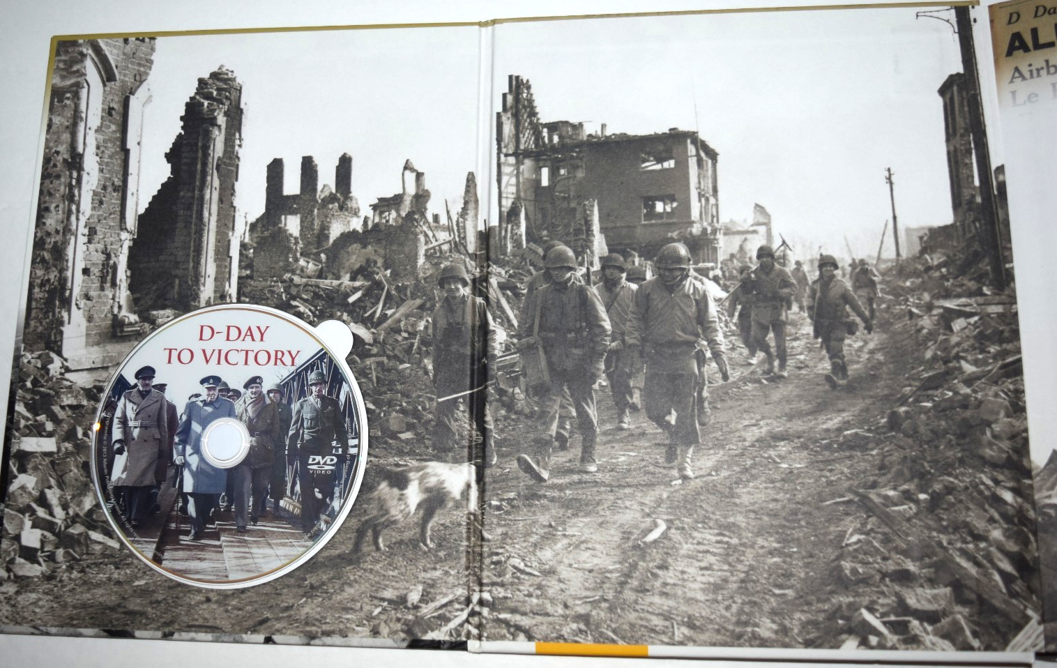 “PICTORIAL CHRONICLE of World War II,” 124 Pages + DVD (c) 2018, Pre-0wned