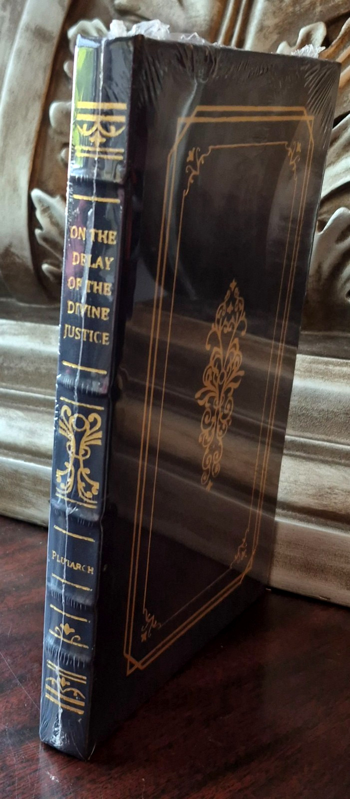 ON THE DELAY OF THE DIVINE JUSTICE by Plutarch (Gryphon, Leather, New / Sealed)