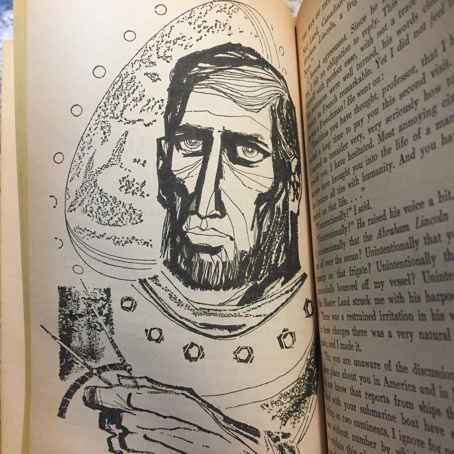 Twenty Thousand Leagues Under the Sea Jules Verne Washington Square Press PB