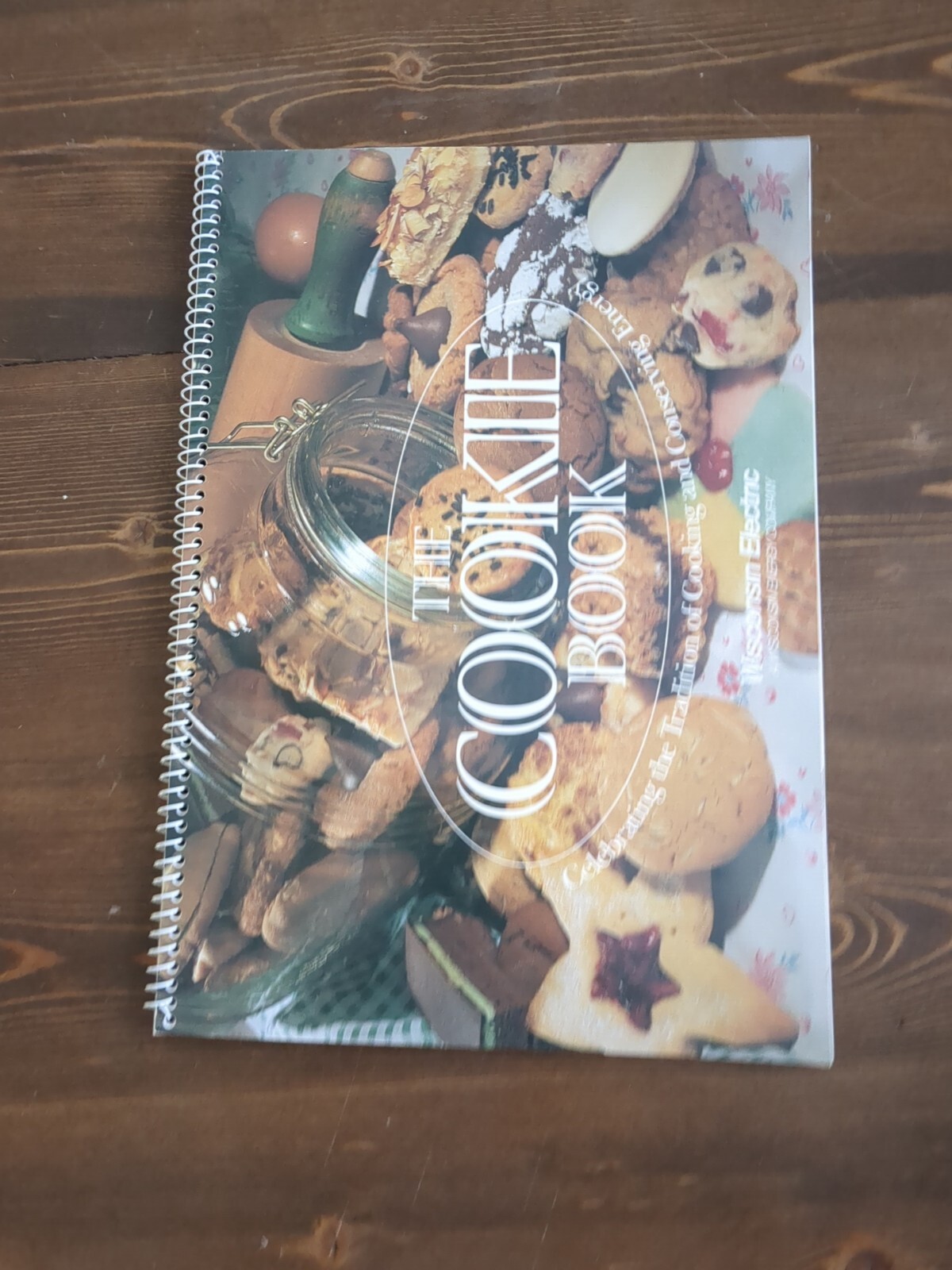 WE Energies Cookie Book Wisconsin Electric U Choose Year 2023 22 21 20 Etc Bake
