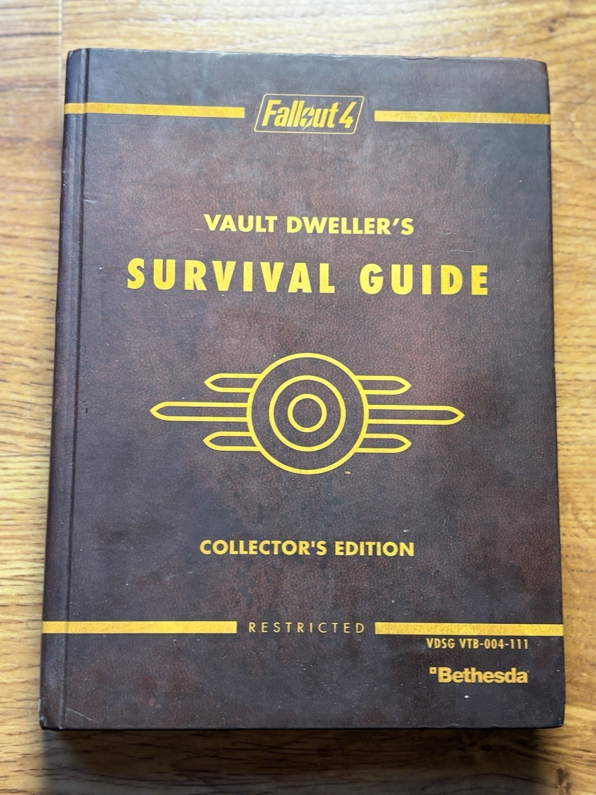 Fallout 4 Vault Dwellers Survival Guide BOOK ONLY Collector’s edition hardcover