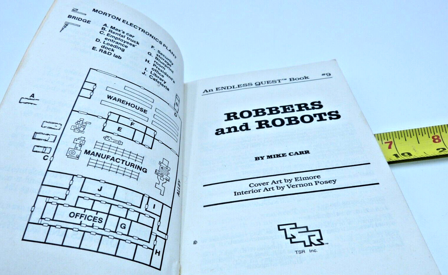 DUNGEONS & DRAGONS ENDLESS QUEST #9 Robbers and Robots TSR Mike Carr 1st ed 1983
