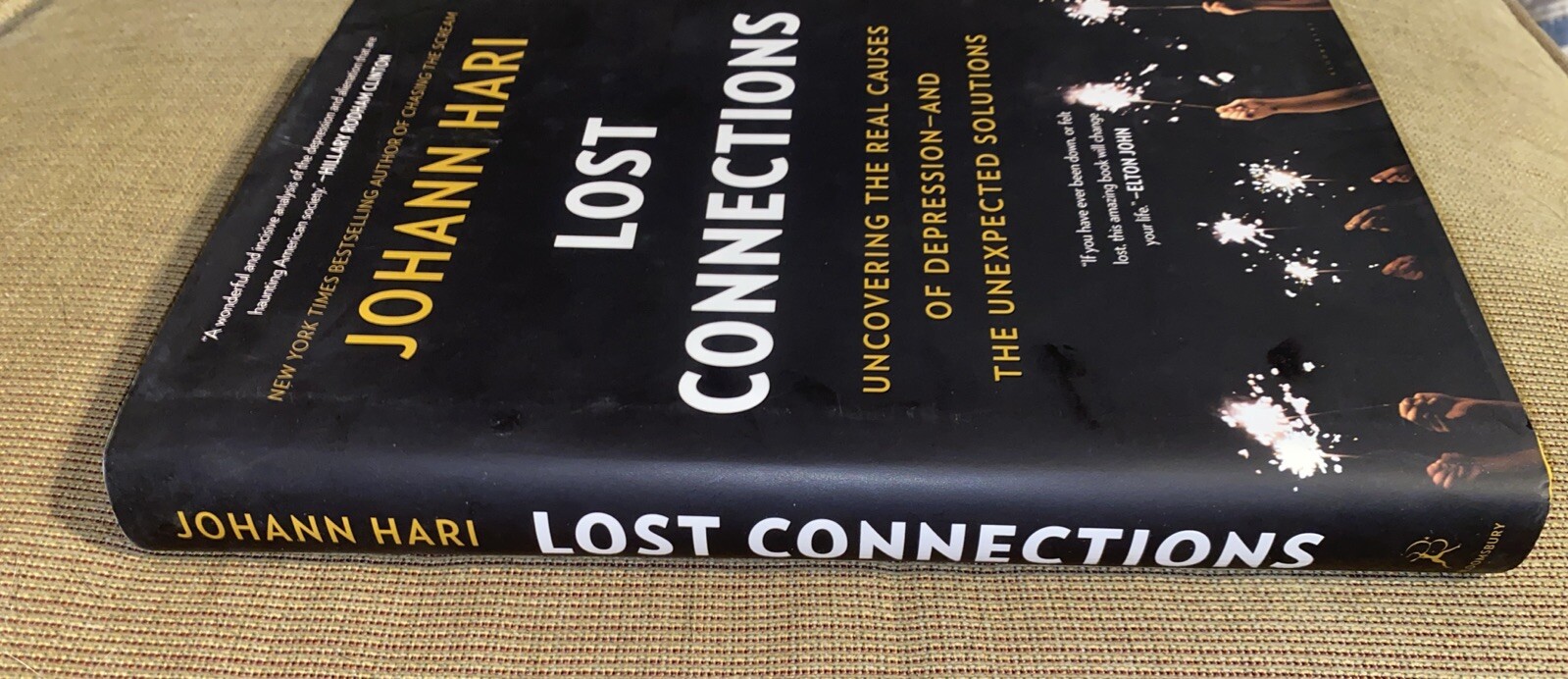 Lost Connections: Why You’re Depressed and How to Find Hope by Hari, Johann