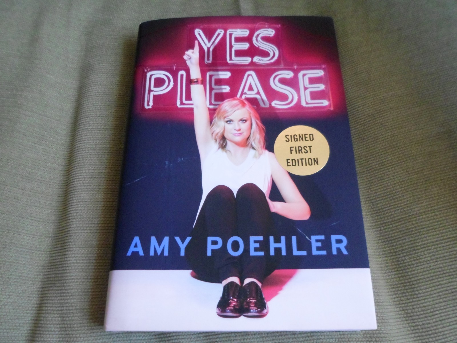 AMY POEHLER SIGNED – YES PLEASE – First Hardcover Limited Edition NEW SNL