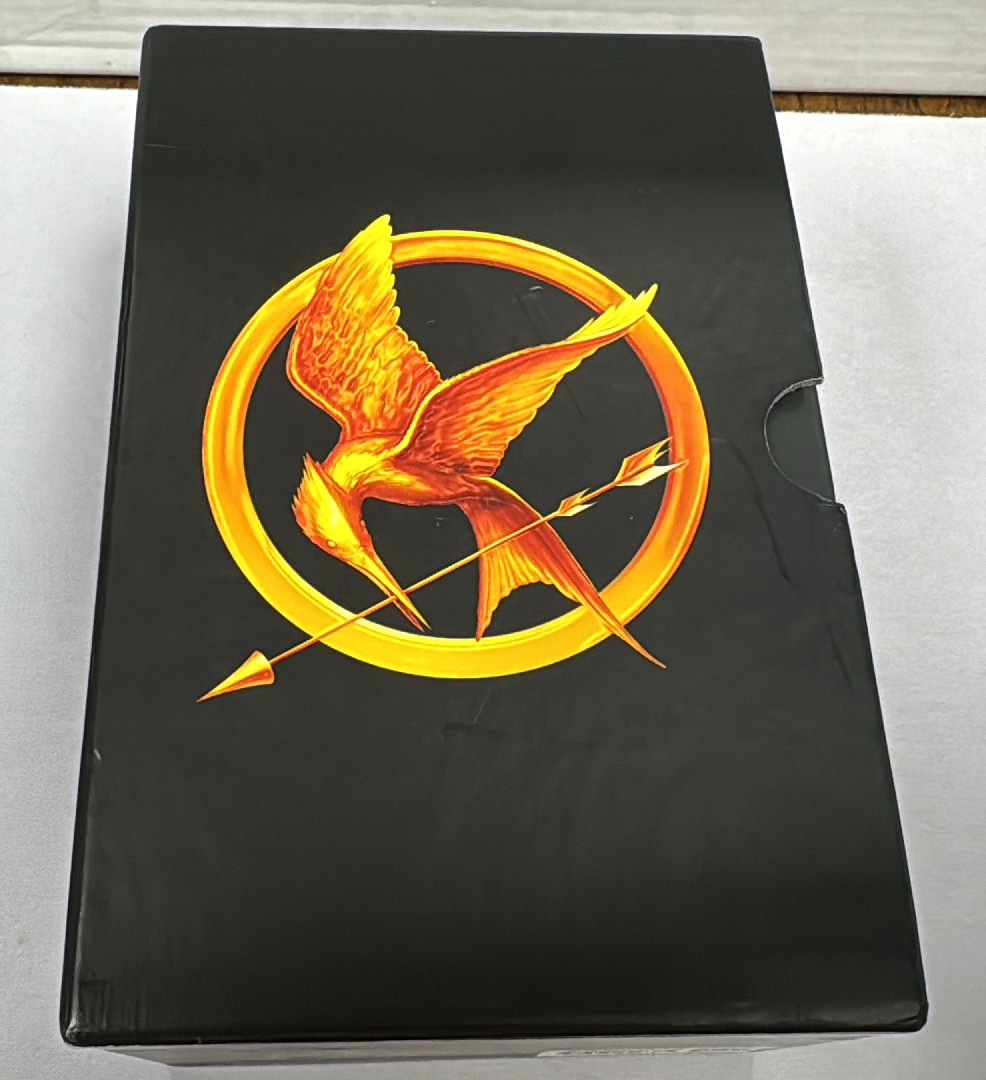 The Hunger Games Hardcover Trilogy Suzanne Collins Boxed Set 1st edition (B115)