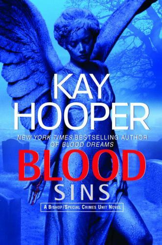 Blood Trilogy : Blood Sins by Kay Hooper (2008, Hardcover)