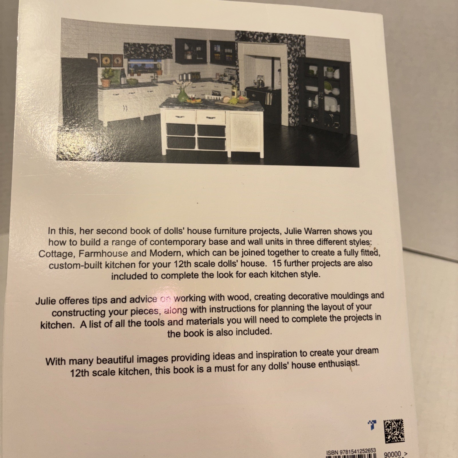 CREATING DOLLS’ HOUSE KITCHENS IN 1/12TH SCALE By Julie Warren **BRAND NEW**