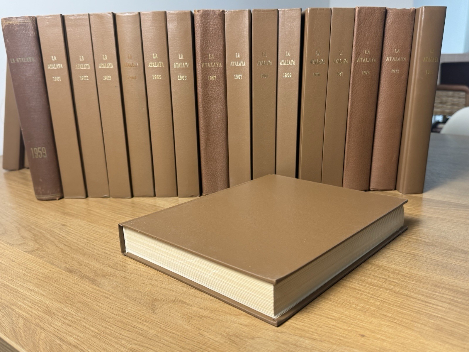 La Atalaya – Watchtower – Jehovah’s Witnesses Bound Volumes – Pick One – Spanish