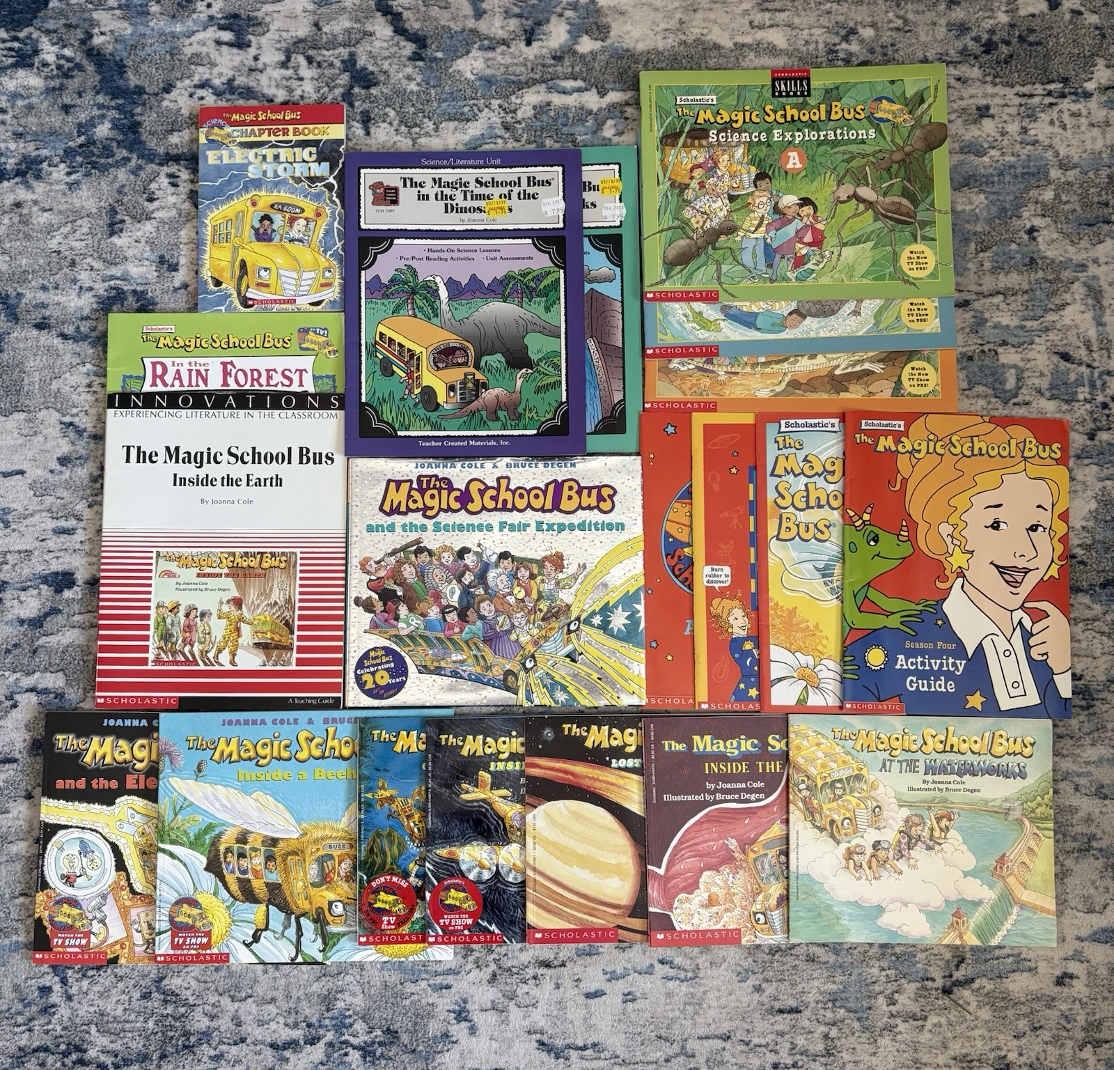 Magic School Bus Vintage Science Books Joanna Cole Bruce Degen PBS Lot of 24