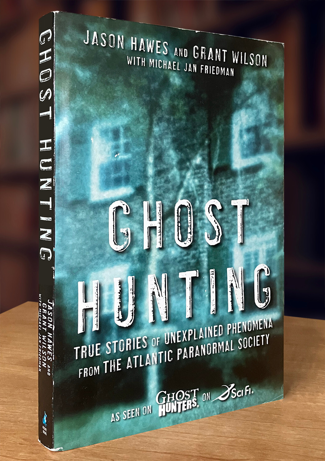 Ghost Hunting: Unexplained Phenomena from the Atlantic Paranormal Society (2007)