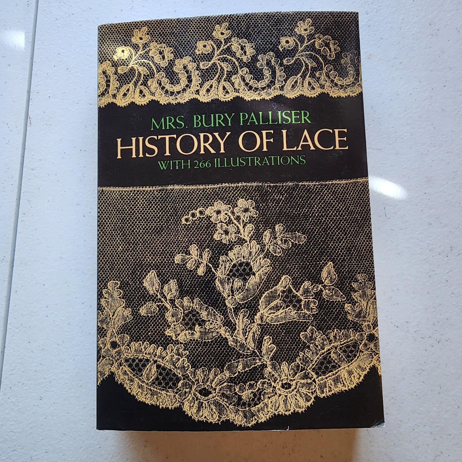 History of Lace Paperback Bury Palliser