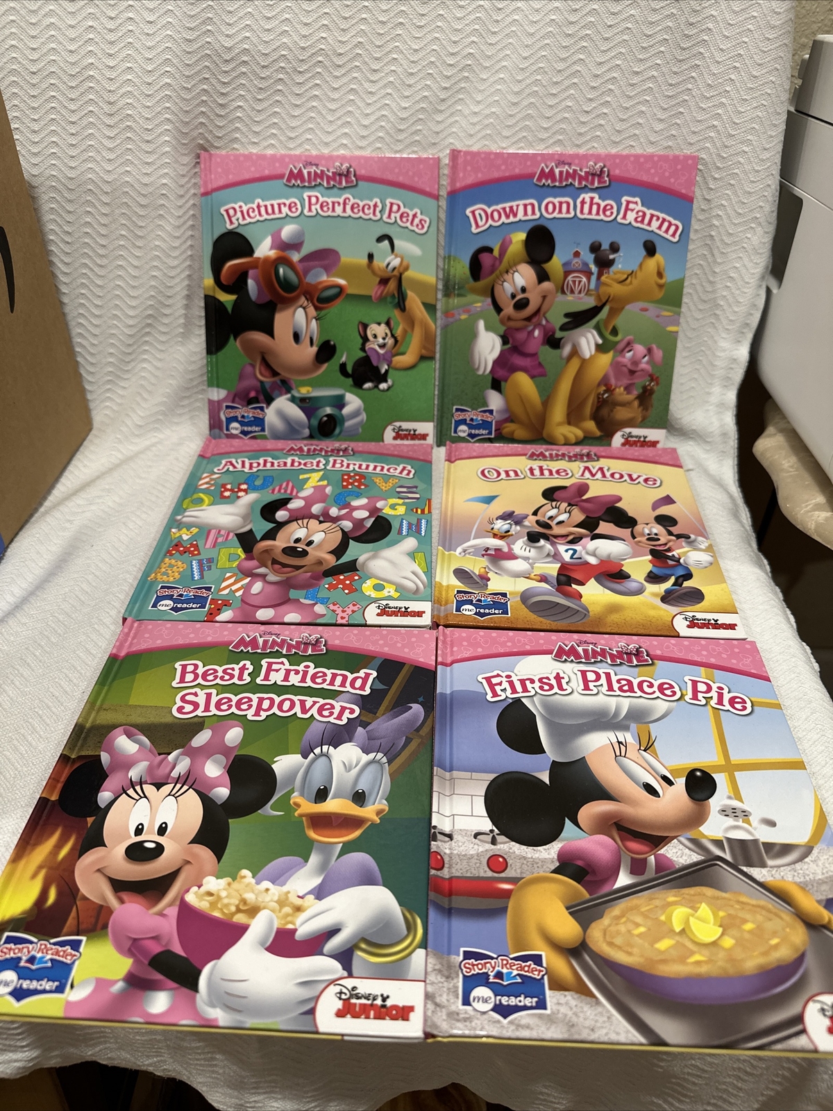 Disney Jr. Minnie Mouse Story Reader Me Reader Hardcover Book Lot Of 6