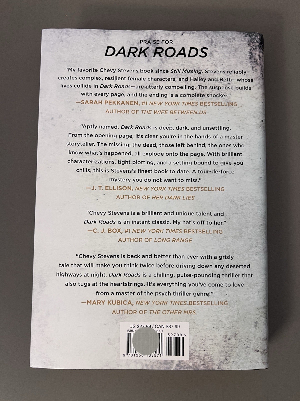 Dark Roads: A Novel – hardcover, 9781250133571, Chevy Stevens