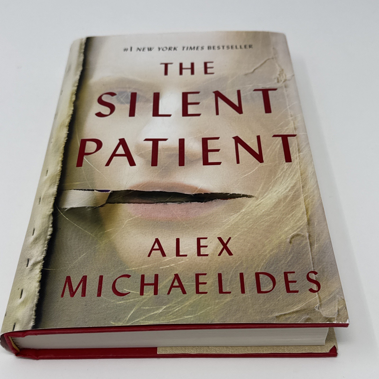 The Silent Patient – Hardcover By Michaelides, Alex -good