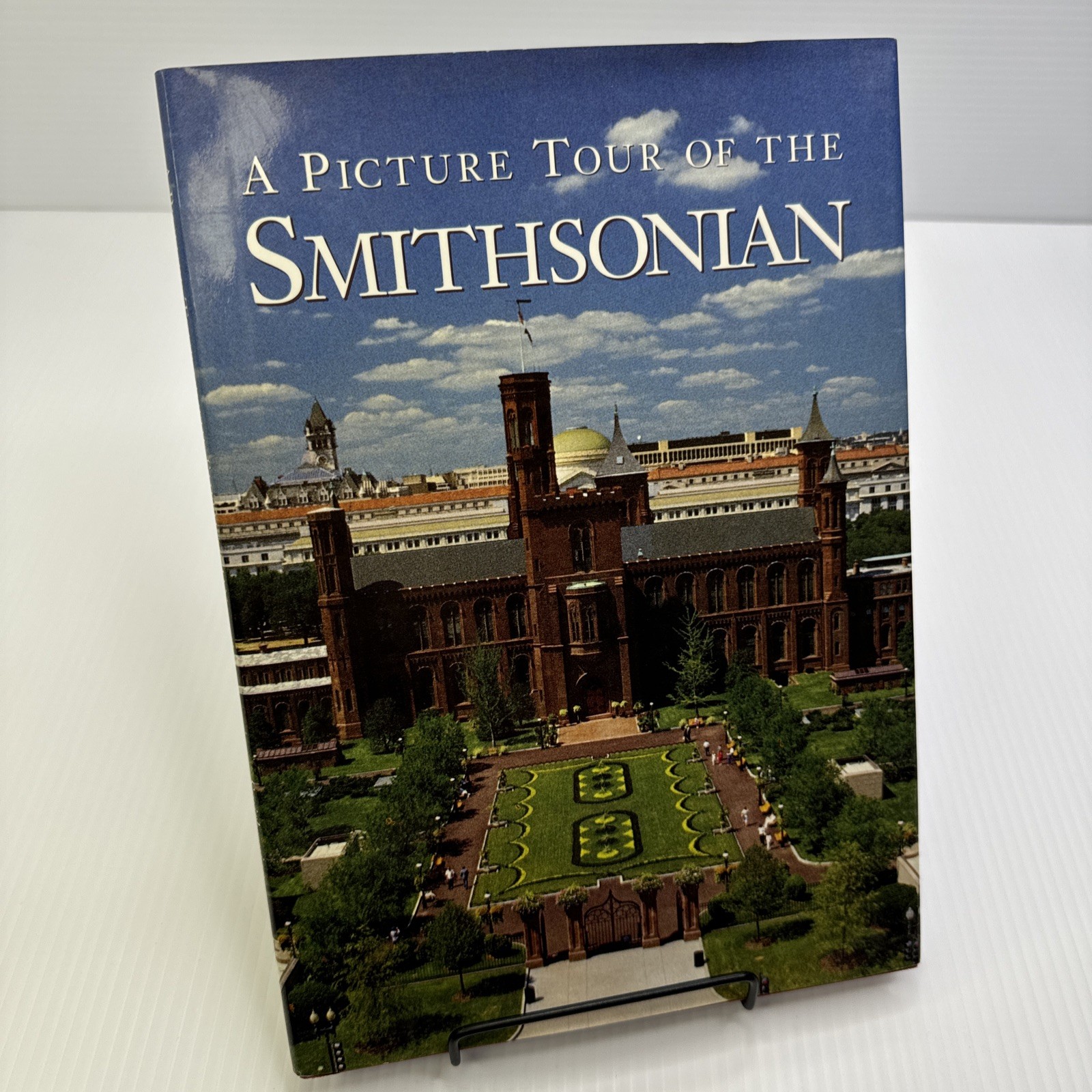 A Picture Tour of the Smithsonian 1990 HC Smithsonian Institution Press Vintage