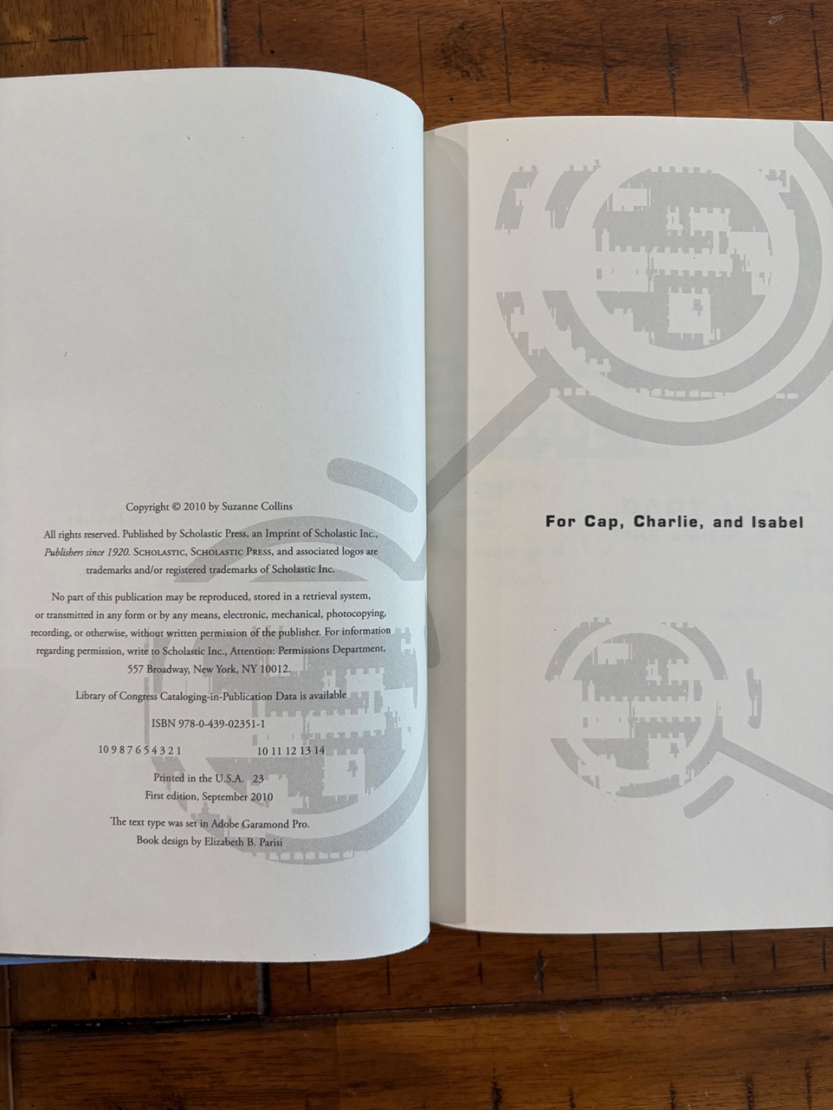 New Signed Suzanne Collins Mockingjay Book 1/1 HC DJ Hunger Games Trilogy Stamp