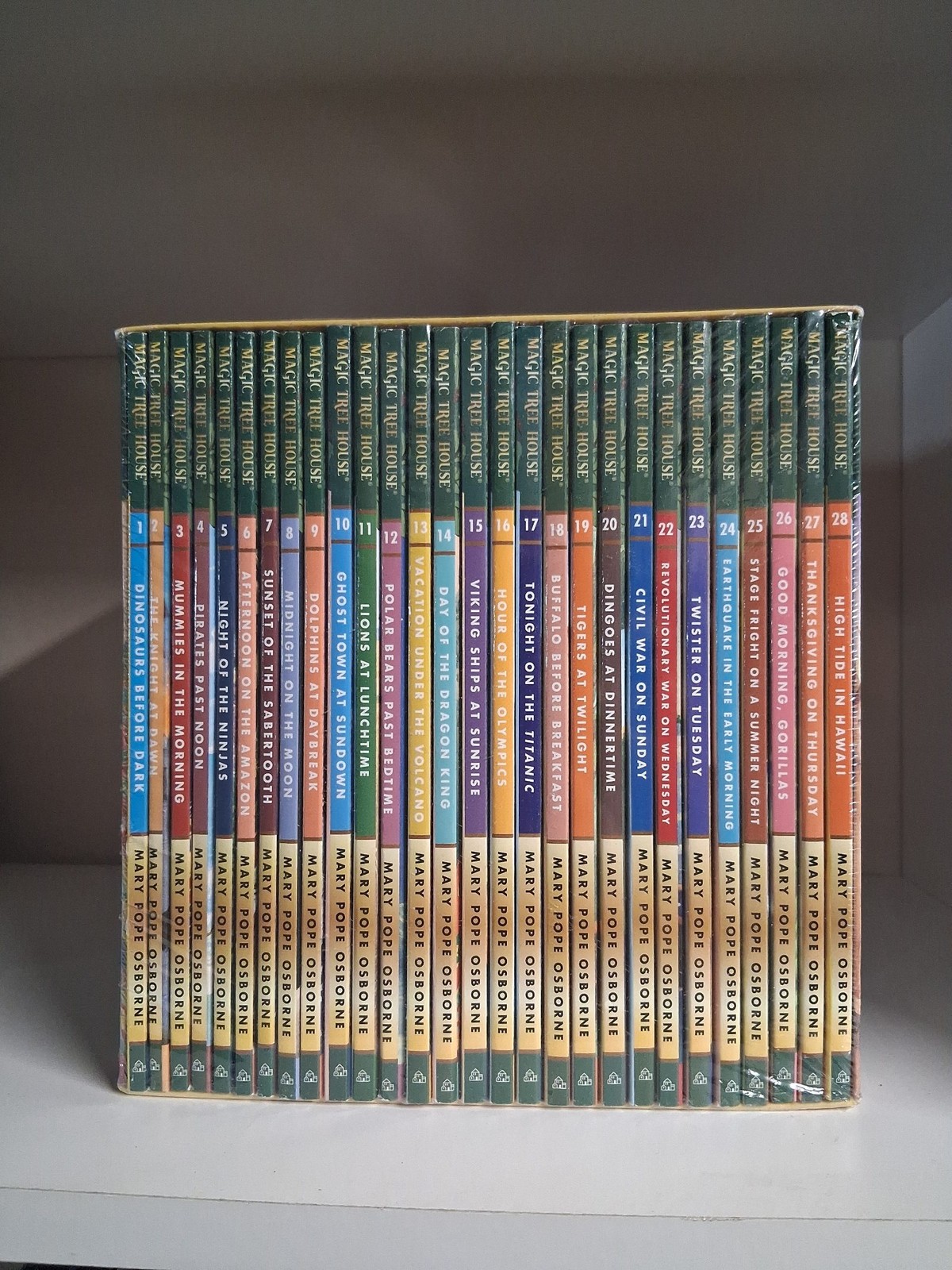 Magic Tree House Boxed Set, Books 1-28 by Mary Pope Osborne Mary Pope Osborne
